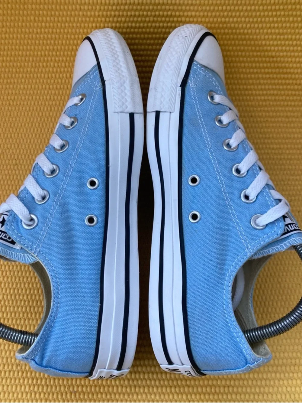 Converse Chuck Taylor All Star low top canvas  in baby blue, women’s size 9 - Picture 5 of 8